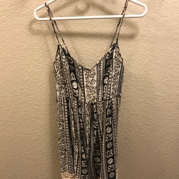 Romper - Picture 2 of 4